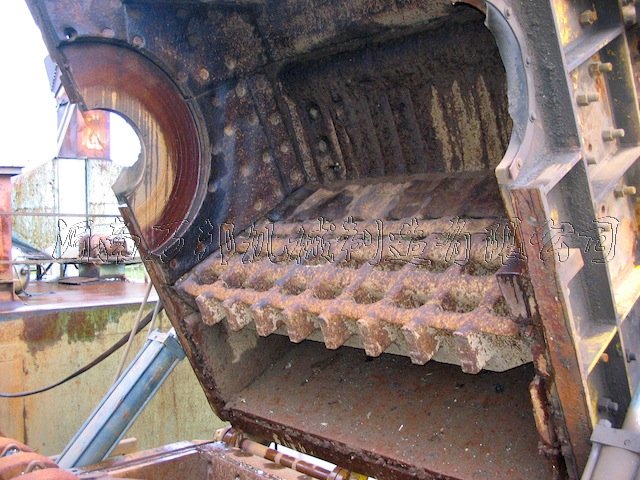廢鋼破碎機(jī)內(nèi)部
